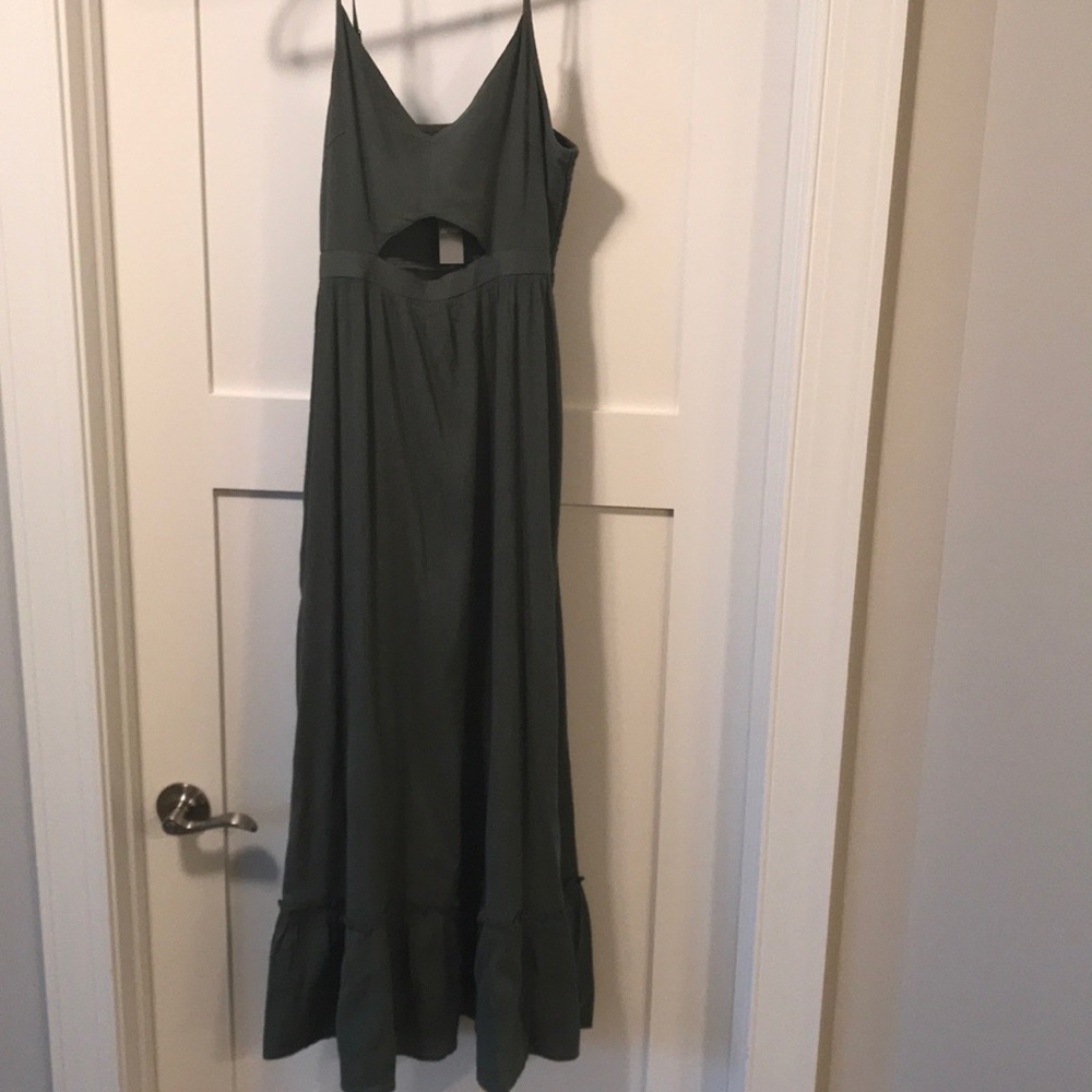 Green spaghetti strap midi dress with cutout